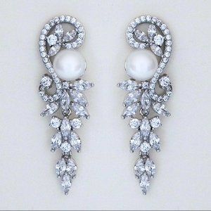 Statement crystal earrings with pearl, fancy earrings, NWT